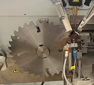 Quality and thickness of multi-blade saw blades play an important role in wood cutting